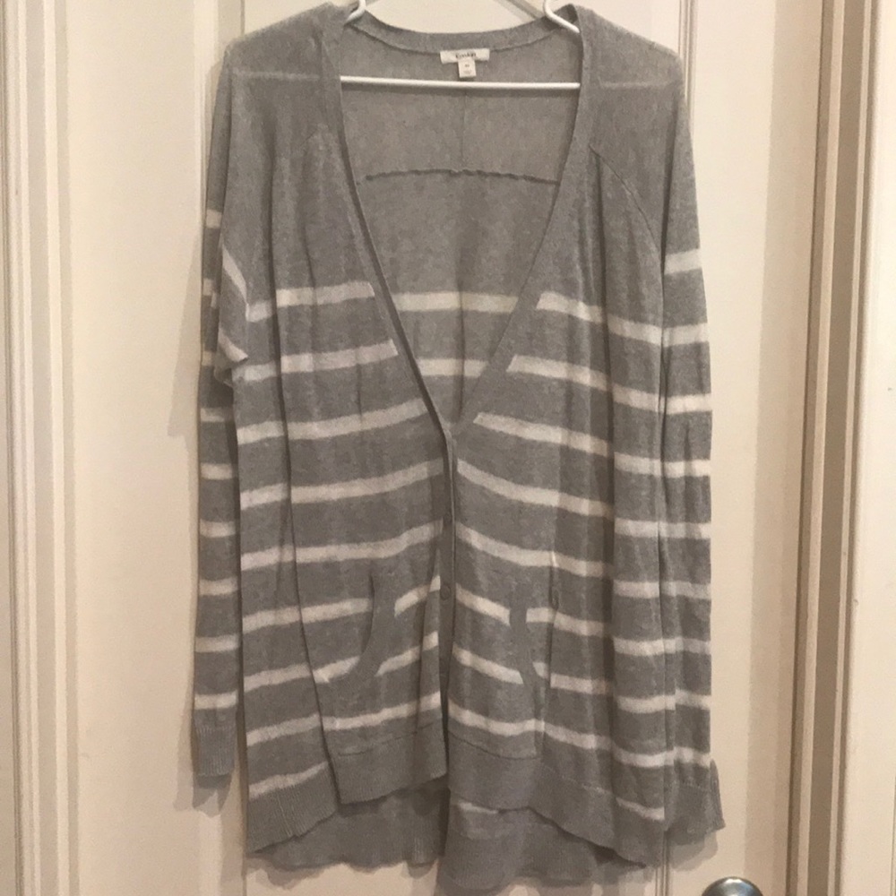 Thin sweater